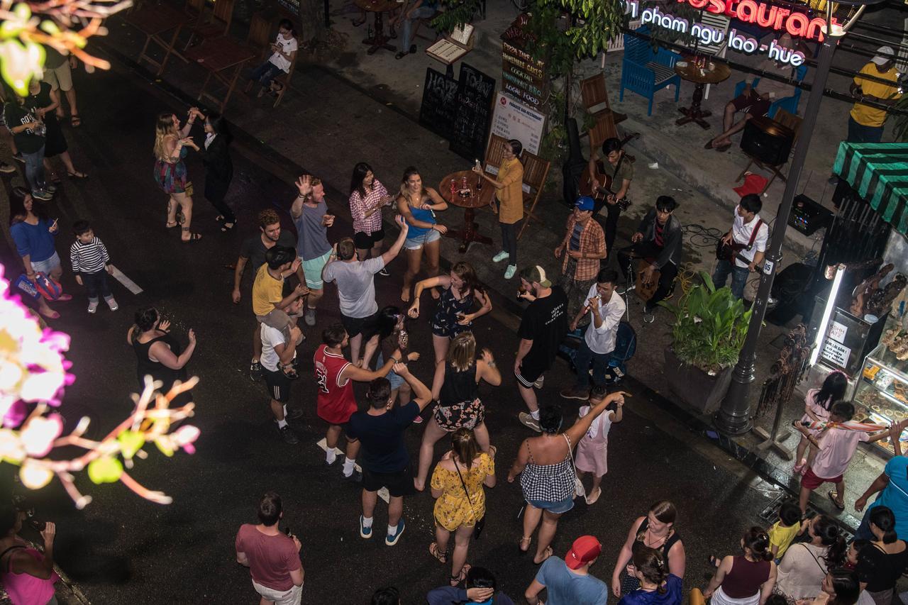 Vietnam Backpacker Hostels - Hue Exteriör bild