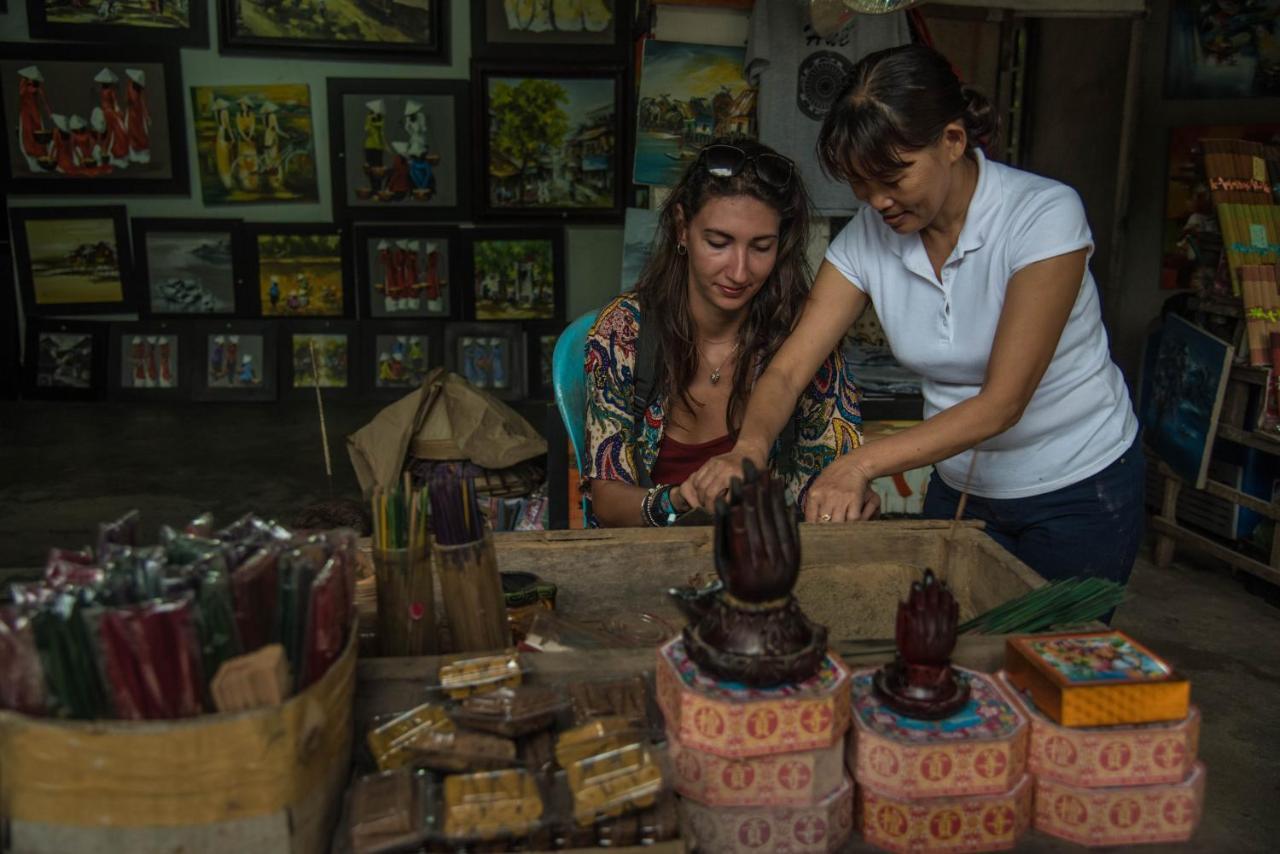 Vietnam Backpacker Hostels - Hue Exteriör bild
